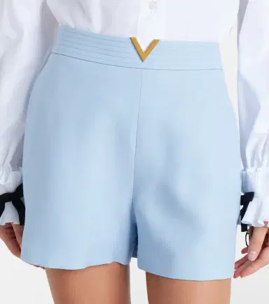 Valentino Crepe Couture VGold shorts | Thumbnail 3 Valentino Crepe Couture VGold shorts | Thumbnail 3