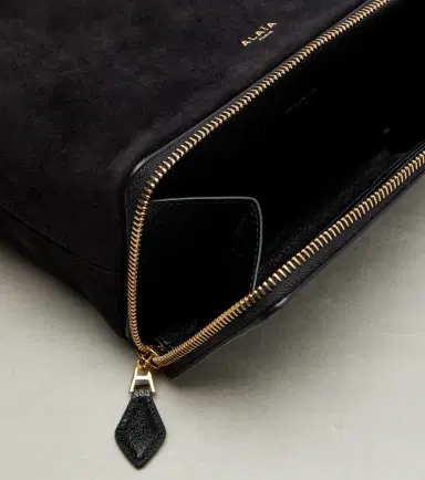Alaïa Alaïa Le Pochon suede bucket bag | Thumbnail 3 Alaïa Alaïa Le Pochon suede bucket bag | Thumbnail 3