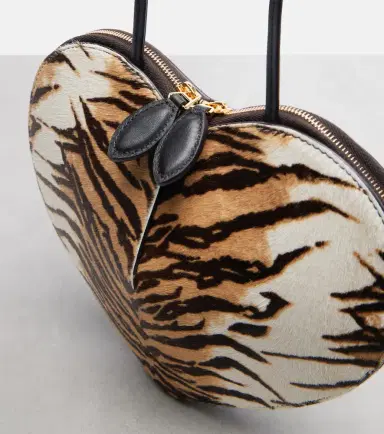 Alaïa Alaïa Le Caur Small calf hair crossbody bag | Thumbnail 2 Alaïa Alaïa Le Caur Small calf hair crossbody bag | Thumbnail 2