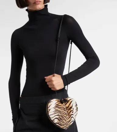 Alaïa Alaïa Le Caur Small calf hair crossbody bag | Thumbnail 6 Alaïa Alaïa Le Caur Small calf hair crossbody bag | Thumbnail 6