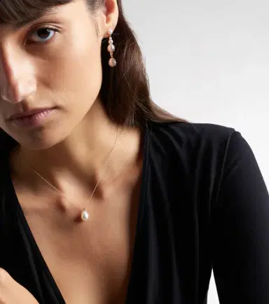 Sophie Bille Brahe Perle Poire Simple 14kt gold necklace with freshwater pearls | Thumbnail 3 Sophie Bille Brahe Perle Poire Simple 14kt gold necklace with freshwater pearls | Thumbnail 3