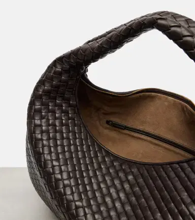 Bottega Veneta Maxi Veneta Large leather shoulder bag | Thumbnail 4 Bottega Veneta Maxi Veneta Large leather shoulder bag | Thumbnail 4