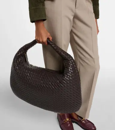 Bottega Veneta Maxi Veneta Large leather shoulder bag | Thumbnail 6 Bottega Veneta Maxi Veneta Large leather shoulder bag | Thumbnail 6