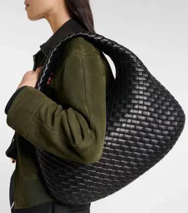 Bottega Veneta Veneta Medium leather shoulder bag | Thumbnail 8 Bottega Veneta Veneta Medium leather shoulder bag | Thumbnail 8