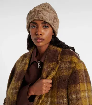 Loewe Logo embroidered ribbed-knit wool beanie | Thumbnail 4 Loewe Logo embroidered ribbed-knit wool beanie | Thumbnail 4