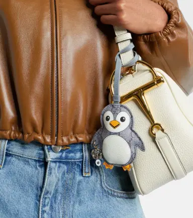 Gucci Penguin GG bag charm | Thumbnail 4 Gucci Penguin GG bag charm | Thumbnail 4