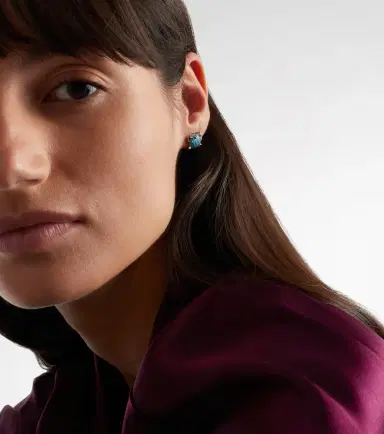 Yvonne Léon Yvonne Léon Crabe Coquillage 9kt gold earrings with gemstones | Thumbnail 2 Yvonne Léon Yvonne Léon Crabe Coquillage 9kt gold earrings with gemstones | Thumbnail 2