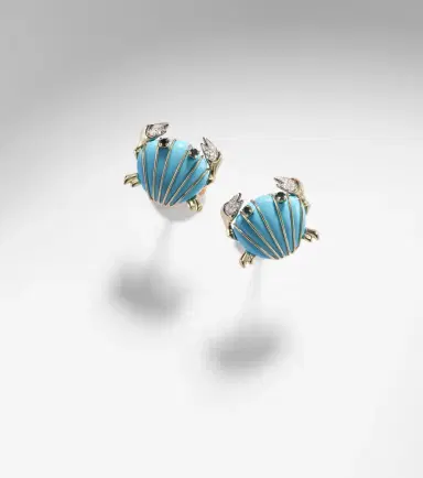 Yvonne Léon Yvonne Léon Crabe Coquillage 9kt gold earrings with gemstones | Thumbnail 5 Yvonne Léon Yvonne Léon Crabe Coquillage 9kt gold earrings with gemstones | Thumbnail 5