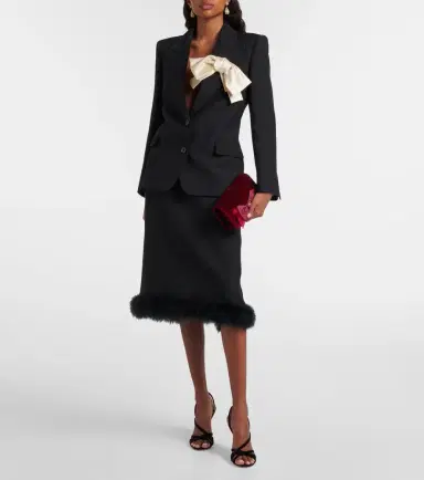 Valentino Garavani VLogo Mini bow-detail velvet clutch | Thumbnail 6 Valentino Garavani VLogo Mini bow-detail velvet clutch | Thumbnail 6
