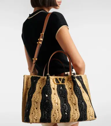 Valentino Garavani VLogo Medium raffia tote bag | Thumbnail 6 Valentino Garavani VLogo Medium raffia tote bag | Thumbnail 6
