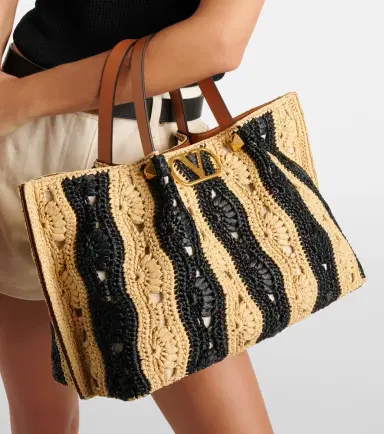 Valentino Garavani VLogo Medium raffia tote bag | Thumbnail 7 Valentino Garavani VLogo Medium raffia tote bag | Thumbnail 7