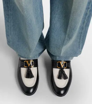 Valentino Garavani Vaniteux VLogo leather loafers | Thumbnail 5 Valentino Garavani Vaniteux VLogo leather loafers | Thumbnail 5