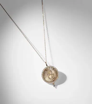 Persée Persée Lucky Charm Eight 18kt gold necklace with diamonds | Thumbnail 4 Persée Persée Lucky Charm Eight 18kt gold necklace with diamonds | Thumbnail 4