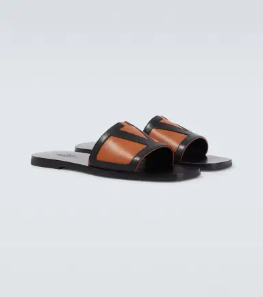 Valentino Garavani Viva Superstar leather slides | Thumbnail 2 Valentino Garavani Viva Superstar leather slides | Thumbnail 2