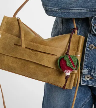 JW Anderson Radish knitted bag charm | Thumbnail 4 JW Anderson Radish knitted bag charm | Thumbnail 4