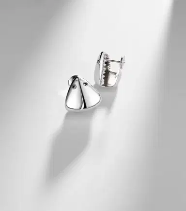 Yvonne Léon Yvonne Léon Requin 9kt white gold earrings with diamonds | Thumbnail 5 Yvonne Léon Yvonne Léon Requin 9kt white gold earrings with diamonds | Thumbnail 5