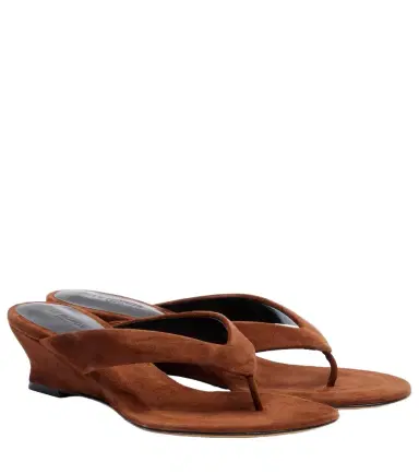 Le Monde Beryl Le Monde Béryl Micro Wedge suede thong sandals | Thumbnail 1 Le Monde Beryl Le Monde Béryl Micro Wedge suede thong sandals | Thumbnail 1