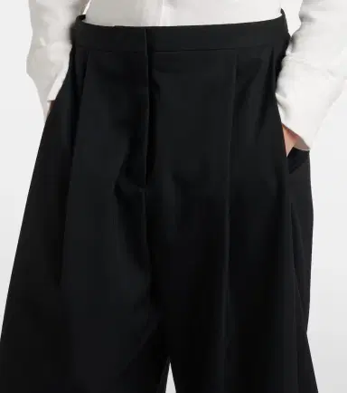 The Row Kalyan wool Bermuda shorts | Thumbnail 2 The Row Kalyan wool Bermuda shorts | Thumbnail 2
