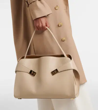 Ferragamo Hug Large leather shoulder bag | Thumbnail 5 Ferragamo Hug Large leather shoulder bag | Thumbnail 5