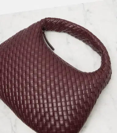 Bottega Veneta Veneta Medium leather shoulder bag | Thumbnail 2 Bottega Veneta Veneta Medium leather shoulder bag | Thumbnail 2