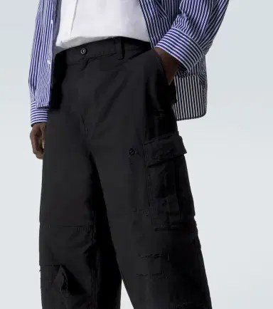 Balenciaga Cotton cargo shorts | Thumbnail 4 Balenciaga Cotton cargo shorts | Thumbnail 4
