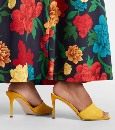 Manolo Blahnik Larache 90 suede mules | Thumbnail 6 Manolo Blahnik Larache 90 suede mules | Thumbnail 6