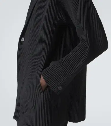 Homme Plissé Issey Miyake Homme Plissé Issey Miyake Basics pleated blazer | Thumbnail 2 Homme Plissé Issey Miyake Homme Plissé Issey Miyake Basics pleated blazer | Thumbnail 2