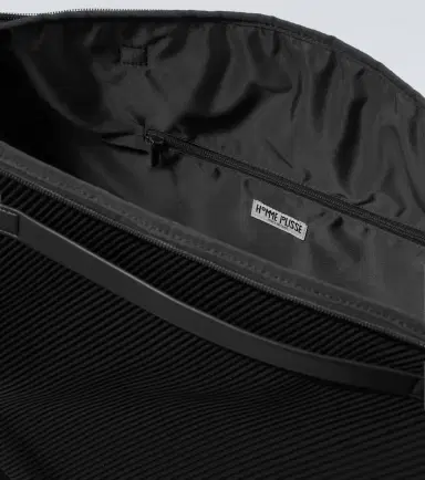 Homme Plissé Issey Miyake Homme Plissé Issey Miyake Pleats shoulder bag | Thumbnail 3 Homme Plissé Issey Miyake Homme Plissé Issey Miyake Pleats shoulder bag | Thumbnail 3