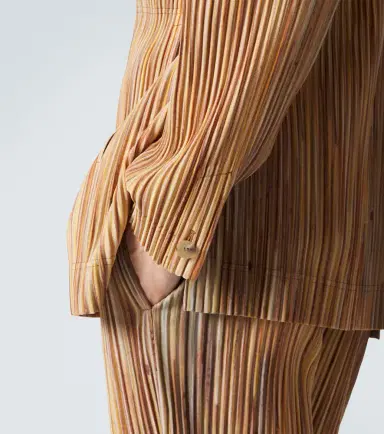 Homme Plissé Issey Miyake Homme Plissé Issey Miyake Paint Brush Close-Up pleated blazer | Thumbnail 6 Homme Plissé Issey Miyake Homme Plissé Issey Miyake Paint Brush Close-Up pleated blazer | Thumbnail 6
