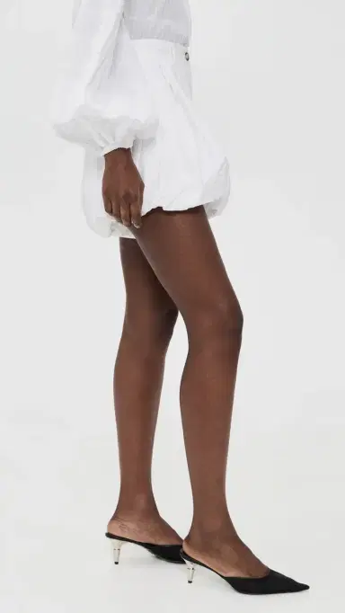 The Latest Dafne Popeline Fermo Bubble Shorts White | Thumbnail 4 The Latest Dafne Popeline Fermo Bubble Shorts White | Thumbnail 4