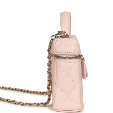 Chanel Chanel Top Handle Long Vanity Case with Chain Light Pink Shiny Caviar Light Gold Hardware | Thumbnail 3 Chanel Chanel Top Handle Long Vanity Case with Chain Light Pink Shiny Caviar Light Gold Hardware | Thumbnail 3