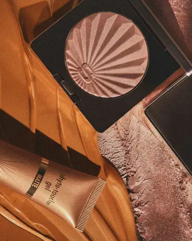 Sisley Paris Phyto-Touche Sun-Kissed Hydrating Gel | Thumbnail 4 Sisley Paris Phyto-Touche Sun-Kissed Hydrating Gel | Thumbnail 4