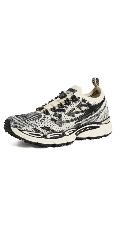 Off-White Be Right Back Knit Sneakers Sand/Black | Thumbnail 1 Off-White Be Right Back Knit Sneakers Sand/Black | Thumbnail 1