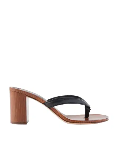 Gianvito Rossi 70 Leather Thong Sandals | Thumbnail 1 Gianvito Rossi 70 Leather Thong Sandals | Thumbnail 1
