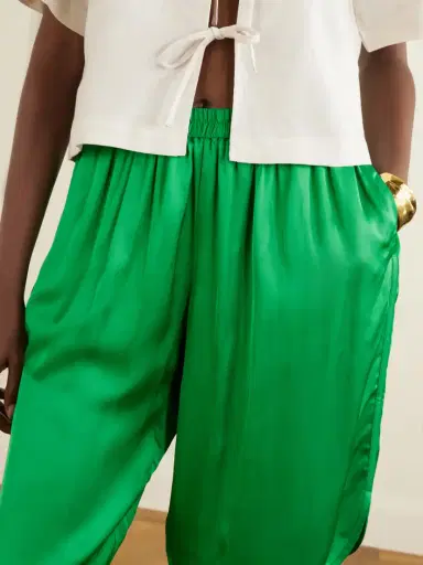 The Frankie Shop Nelis Lenzing™ Ecovero™-blend Satin Knee-lenght Shorts | Thumbnail 5 The Frankie Shop Nelis Lenzing™ Ecovero™-blend Satin Knee-lenght Shorts | Thumbnail 5