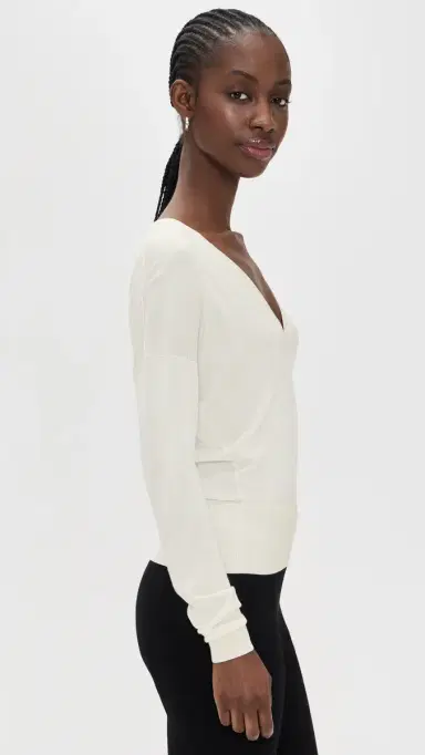 RENGGLI Silk Cashmere V Neck Sweater Flat White | Thumbnail 4 RENGGLI Silk Cashmere V Neck Sweater Flat White | Thumbnail 4