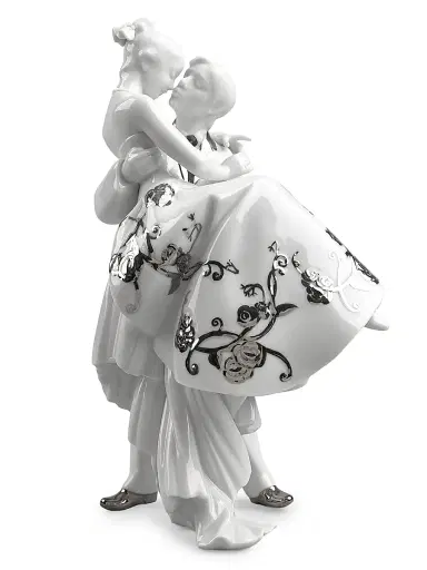 Lladro Re-Deco The Happiest Day Couple Porcelain Figurine | Thumbnail 1 Lladro Re-Deco The Happiest Day Couple Porcelain Figurine | Thumbnail 1