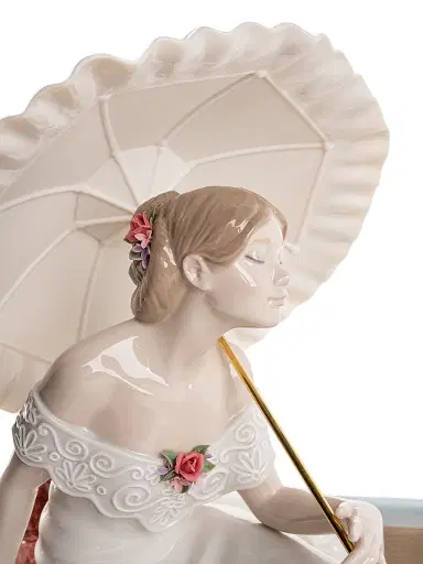 Lladro Romance On The Lake Figurine | Thumbnail 4 Lladro Romance On The Lake Figurine | Thumbnail 4