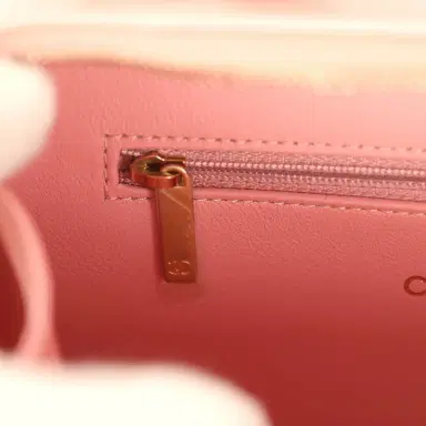 Chanel Pre-owned Chanel Medium CC Filigree Vanity Case Pink Caviar Brushed Gold Hardware | Thumbnail 13 Chanel Pre-owned Chanel Medium CC Filigree Vanity Case Pink Caviar Brushed Gold Hardware | Thumbnail 13