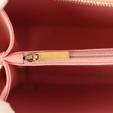 Chanel Pre-owned Chanel Medium CC Filigree Vanity Case Pink Caviar Brushed Gold Hardware | Thumbnail 10 Chanel Pre-owned Chanel Medium CC Filigree Vanity Case Pink Caviar Brushed Gold Hardware | Thumbnail 10