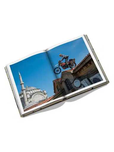 ASSOULINE ''James Bond Destinations'' Hardcover Book | Thumbnail 7 ASSOULINE ''James Bond Destinations'' Hardcover Book | Thumbnail 7