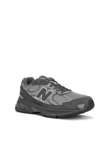 COMME des GARCONS HOMME x New Balance 2010V | Thumbnail 2 COMME des GARCONS HOMME x New Balance 2010V | Thumbnail 2