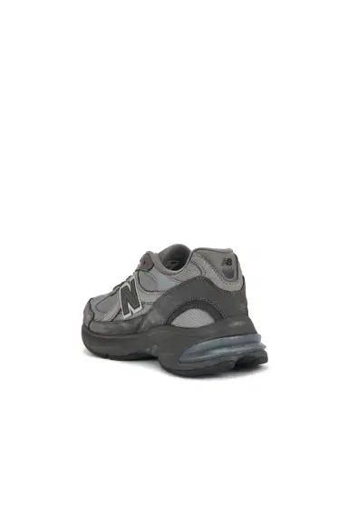 COMME des GARCONS HOMME x New Balance 2010V | Thumbnail 3 COMME des GARCONS HOMME x New Balance 2010V | Thumbnail 3