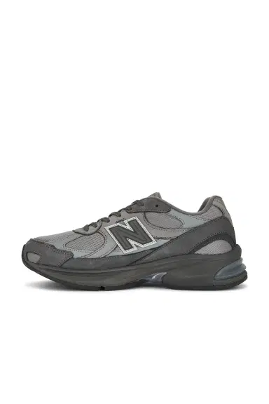 COMME des GARCONS HOMME x New Balance 2010V | Thumbnail 5 COMME des GARCONS HOMME x New Balance 2010V | Thumbnail 5