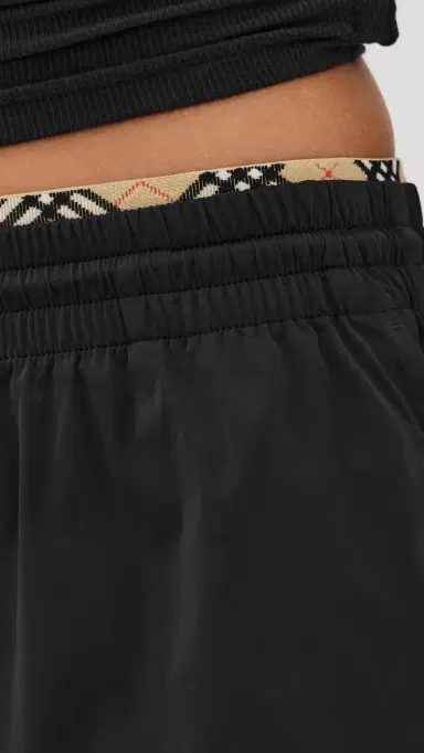 Burberry Astra Shorts Black | Thumbnail 6 Burberry Astra Shorts Black | Thumbnail 6