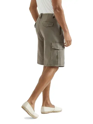 Brunello Cucinelli Men's Garment Dyed Bermuda Shorts in Cotton and Linen Canvas - Military | Thumbnail 4 Brunello Cucinelli Men's Garment Dyed Bermuda Shorts in Cotton and Linen Canvas - Military | Thumbnail 4
