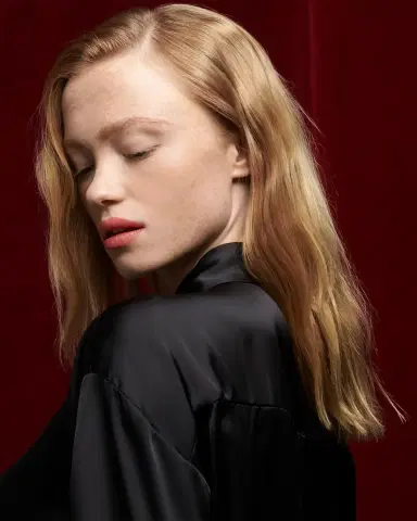Yves Saint Laurent Beaute The Slim Velvet Radical | Thumbnail 3 Yves Saint Laurent Beaute The Slim Velvet Radical | Thumbnail 3