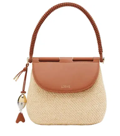 Loewe Paula's Ibiza Pescador Medium raffia shoulder bag | Thumbnail 1 Loewe Paula's Ibiza Pescador Medium raffia shoulder bag | Thumbnail 1