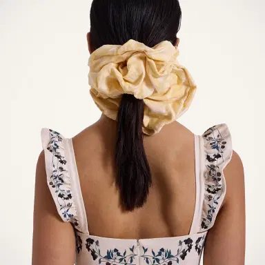 La DoubleJ Giga Scrunchie | Thumbnail 2 La DoubleJ Giga Scrunchie | Thumbnail 2