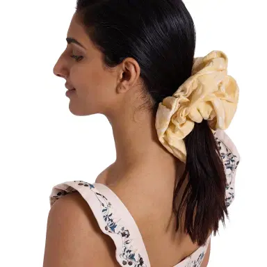 La DoubleJ Giga Scrunchie | Thumbnail 1 La DoubleJ Giga Scrunchie | Thumbnail 1